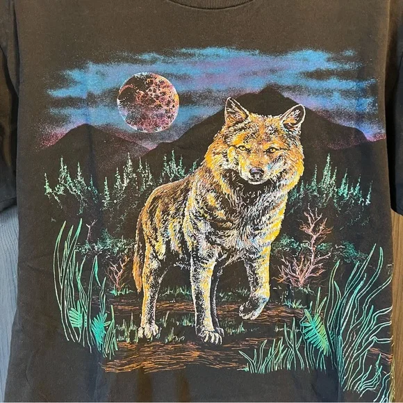 Vintage 90’s Wolf Nature AOP Shirt - Picture 2 of 6